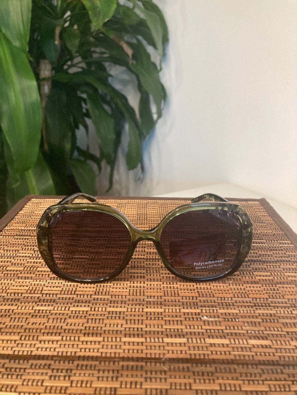 Oversized Round Chain-Link Temple Sunglasses (MP25543AP)